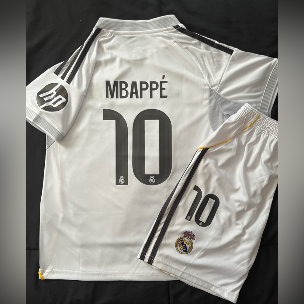 Mbappe #10 Real Madrid Kids Set Soccer Jersey White 2025